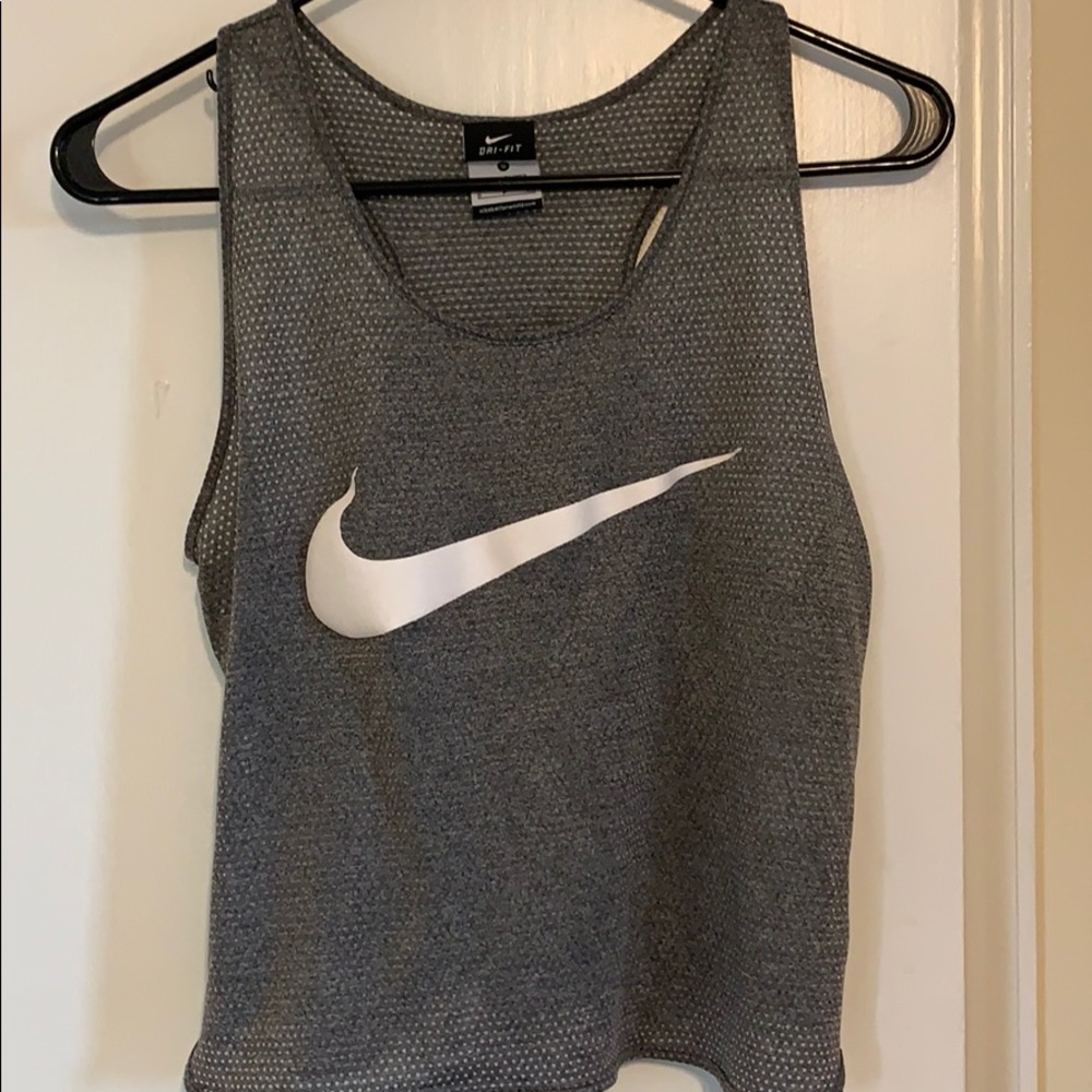 Nike exercise crop